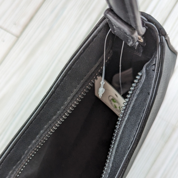 Chunky Chain Link Faux Leather Shoulder Mini Bag in Noir Black NWT - Picture 7 of 7